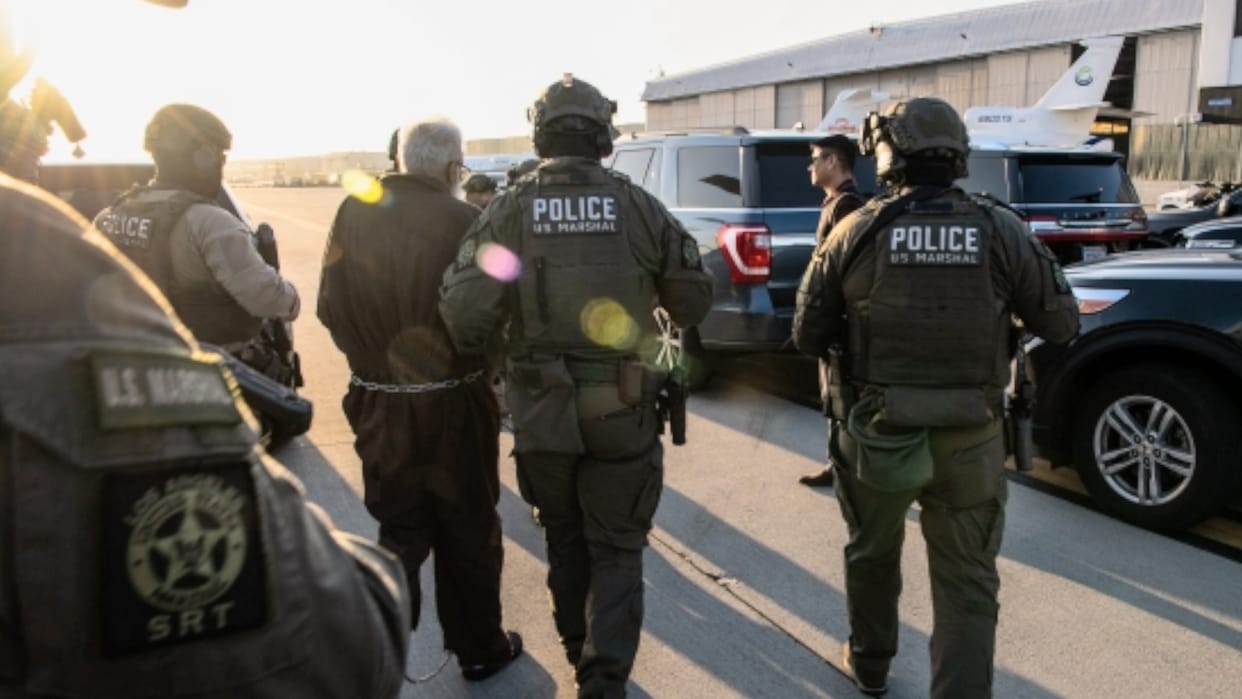 US Marshals in transferred custody of Tahawwur Rana to representatives from India