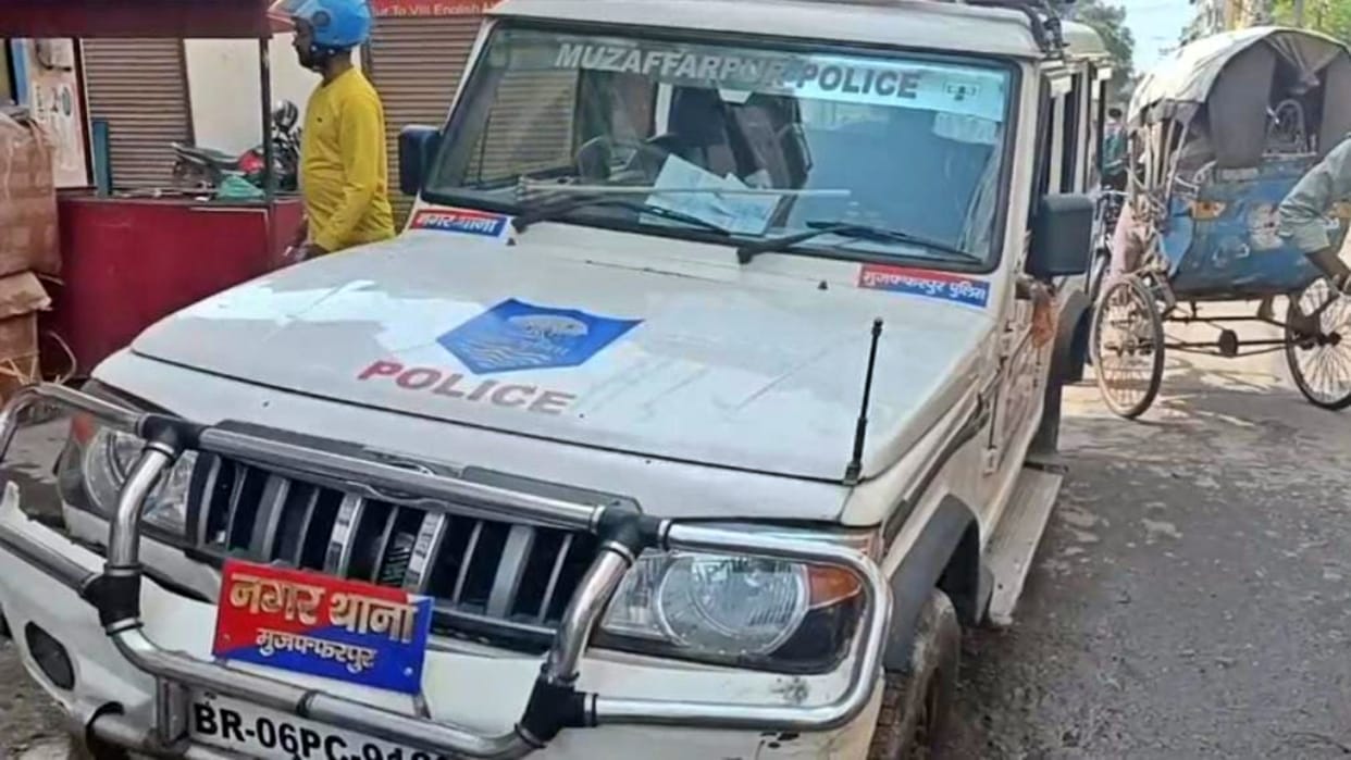 Muzaffarpur: body of unknown person found near marriage hall, identification being done through social media