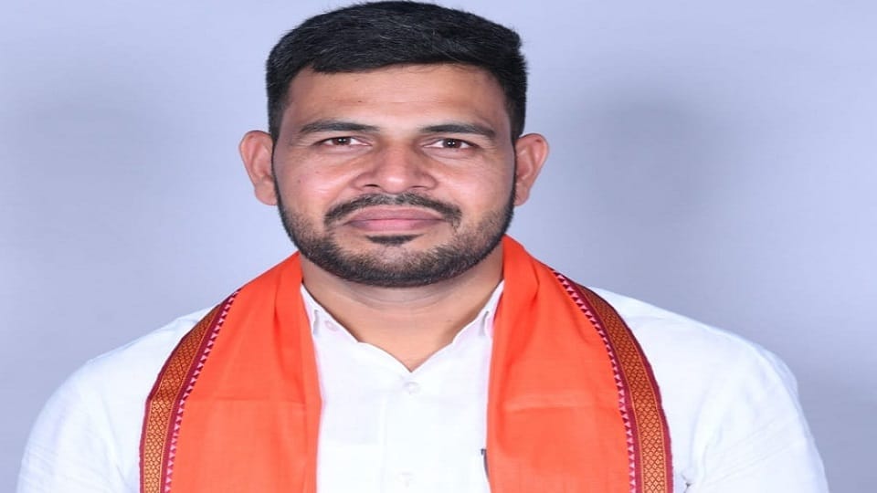 Pramod became the BJP Mandal President of Sanwal home village of Agiculture Minister Ram Vichar Netam in Balr