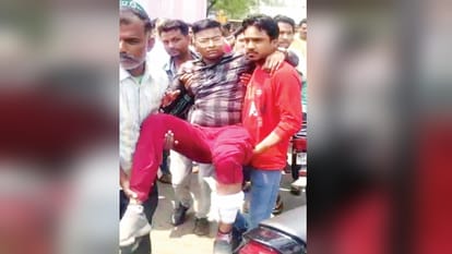 Meerut: Firing on corporation employees, three arrested including councilor, employees on strike