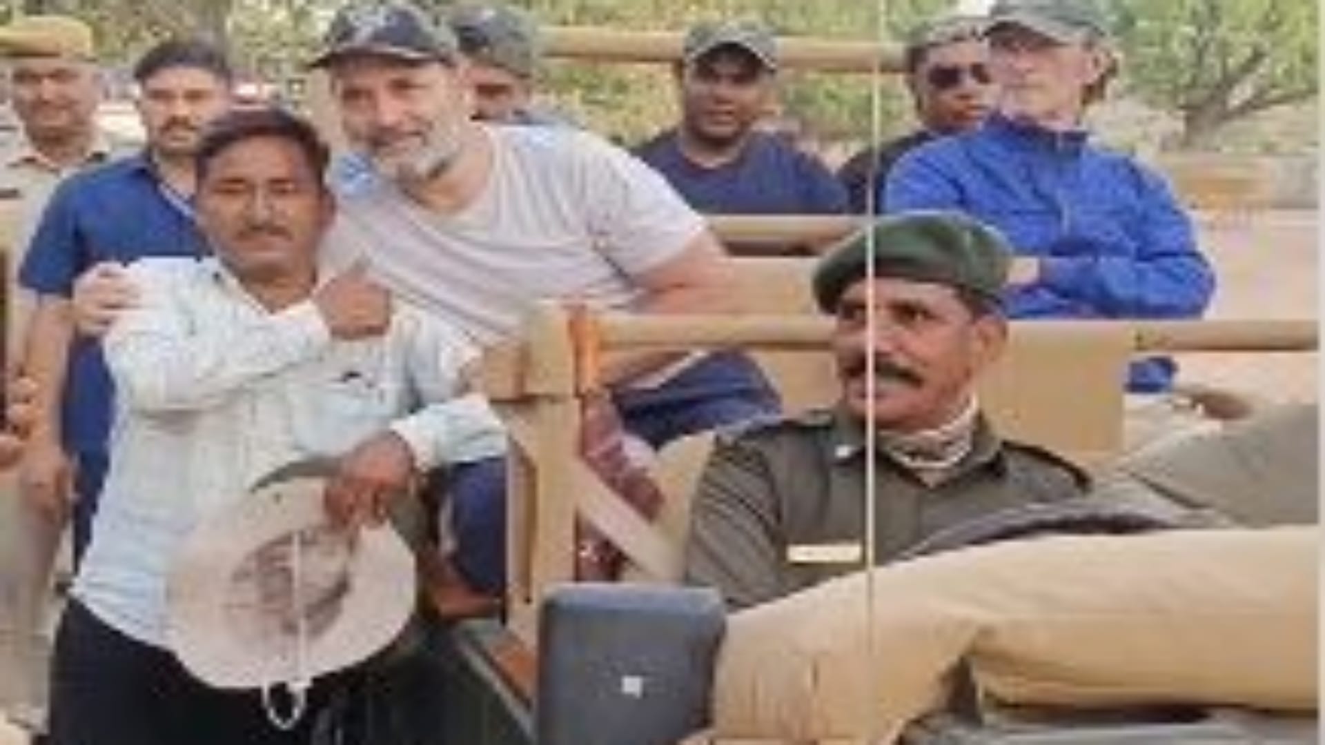 Sawai Madhopur: Rahul reached Ranthambore on tiger safari with foreign guests, enjoyed the antics of tigers