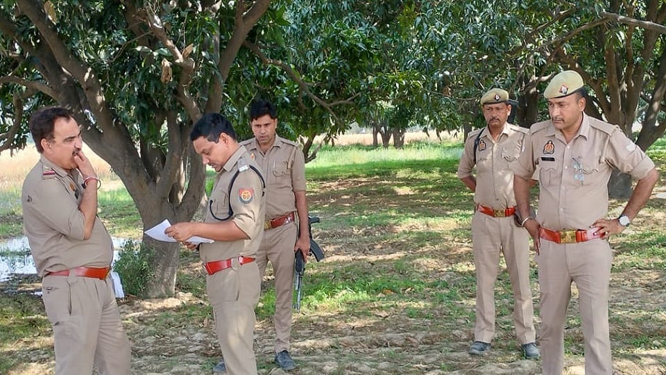 Woman murdered in Meerut: Hands and legs were tied with yellow chunni, dogs were scratching the deadbody