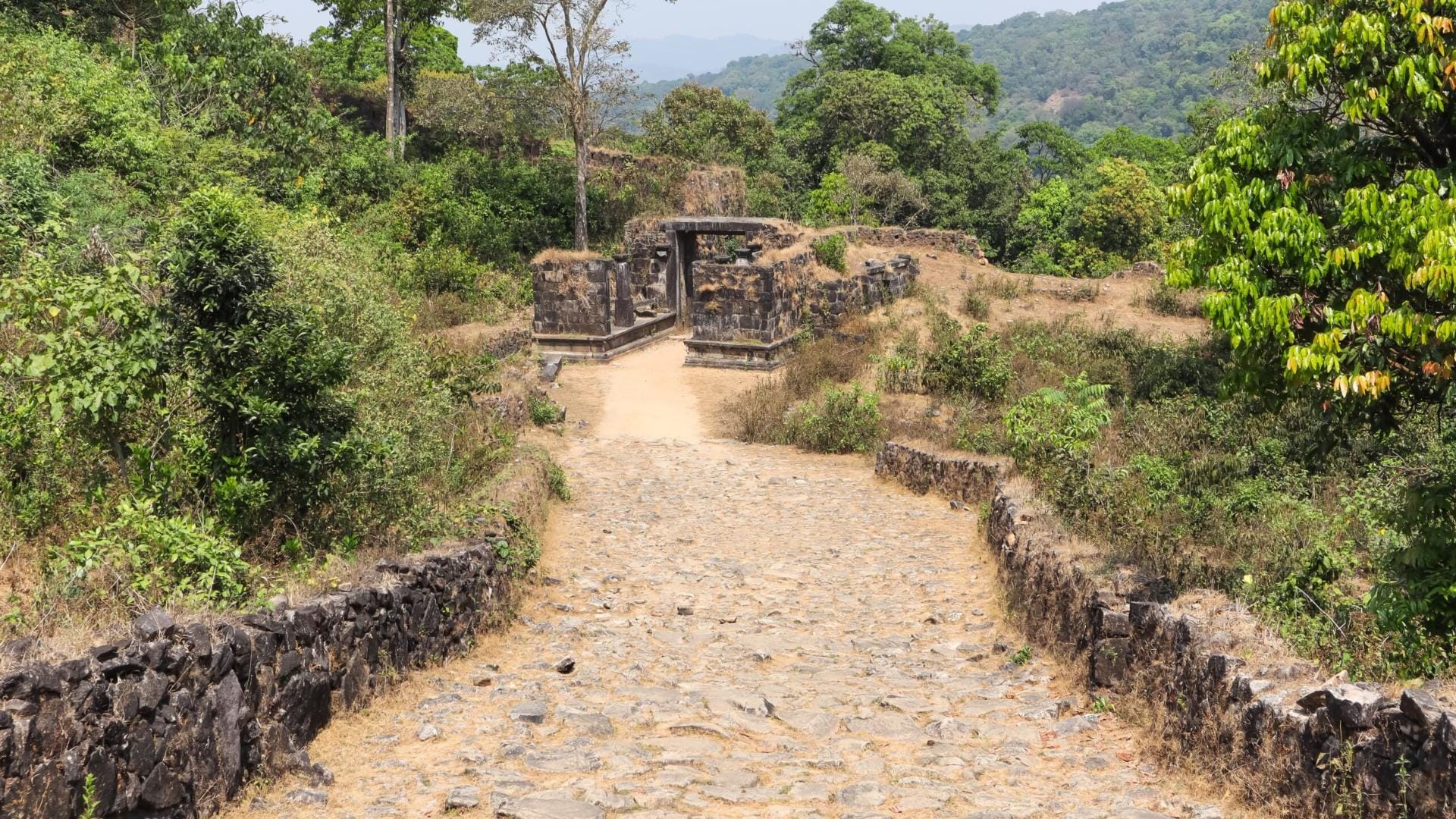 Top 5 Mysterious Places in India to visit That Even Science Can not Explain bharat ki rahasyamayi jagah
