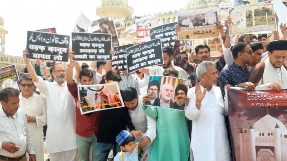 many policemen injured and eight protesters arrested in violent protest against Waqf law in Tripura