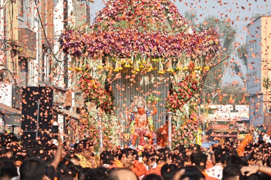Indore: Hanuman went on a city tour to give darshan to the devotees, the festival also started in Ranjit Hanum