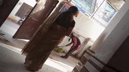 Meerut: I came to meet you in the rains... but the teacher danced in the school, video went viral