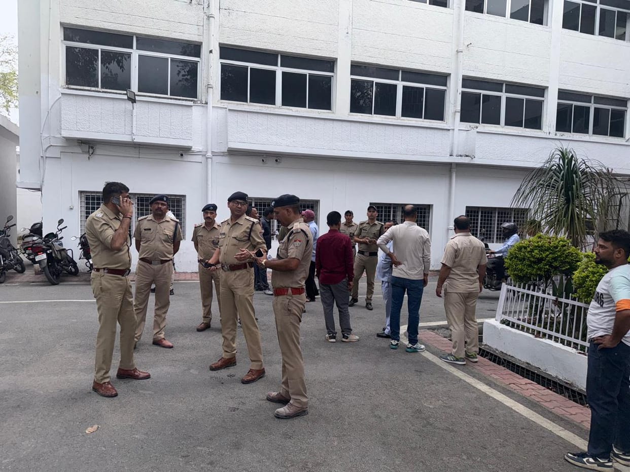Uttarakhand News Fire broke out in office on second floor of Vidhan Sabha building
