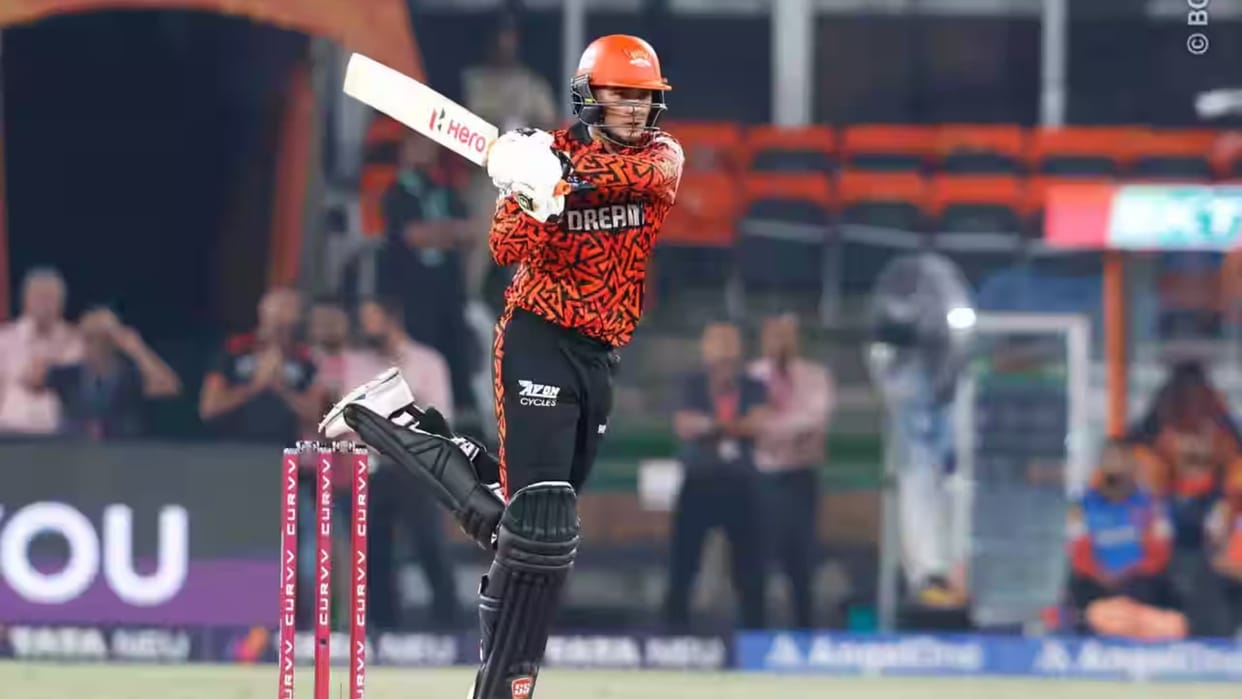 Abhishek Sharma First Century in IPL against Punjab Kings Check Boundaries Celebration Photos