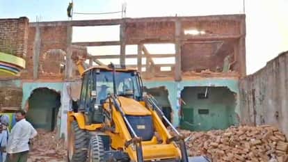 Panna News: Bulldozer runs on 20 year old madrasa in Panna
