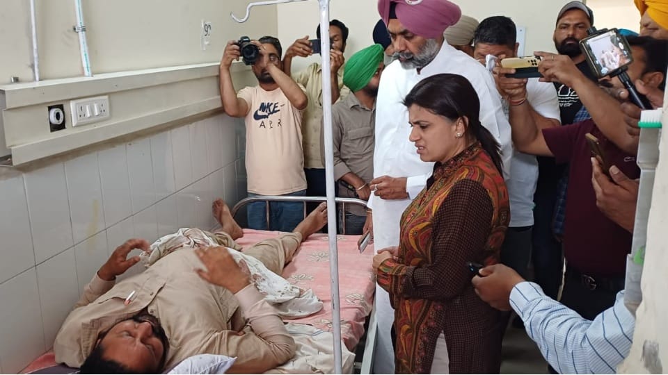 Punjab police beat up ex-soldier son two police jawan suspended