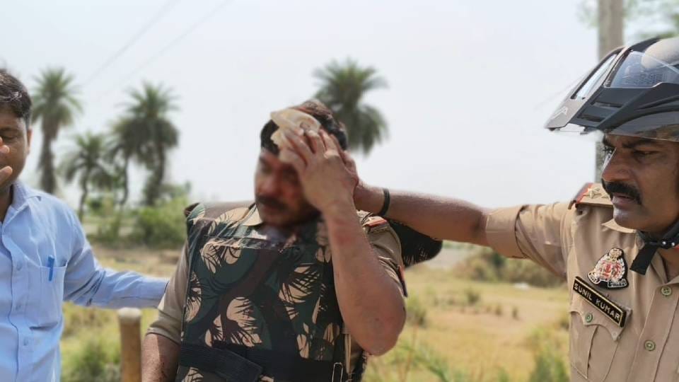 Chaos over installing Ambedkar statue in Lucknow several policemen including injured in stone peltingcity