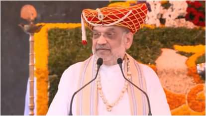 रायगढ़ किले में केंद्रीय गृह मंत्री अमित शाह।