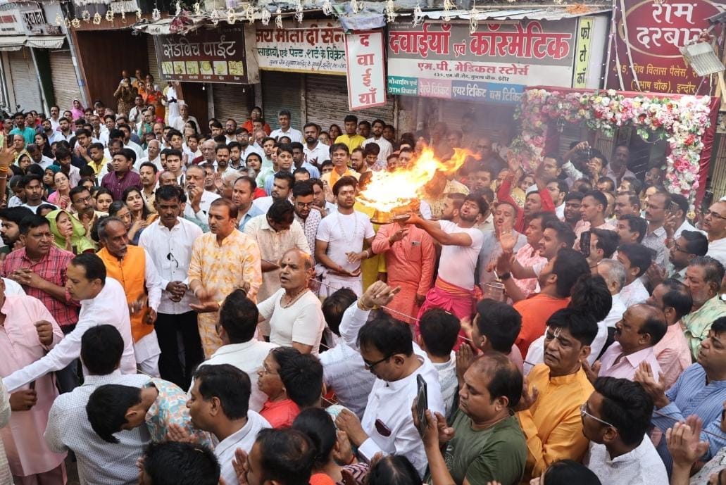 Indore: Hanuman Jayanti is being celebrated with great pomp in Indore, Prabhatpheris taken out, Aarti performe
