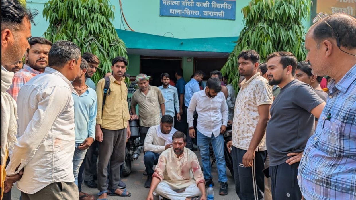 SP leader Harish Mishra attacked near Kashi Vidyapeeth campus in Varanasi