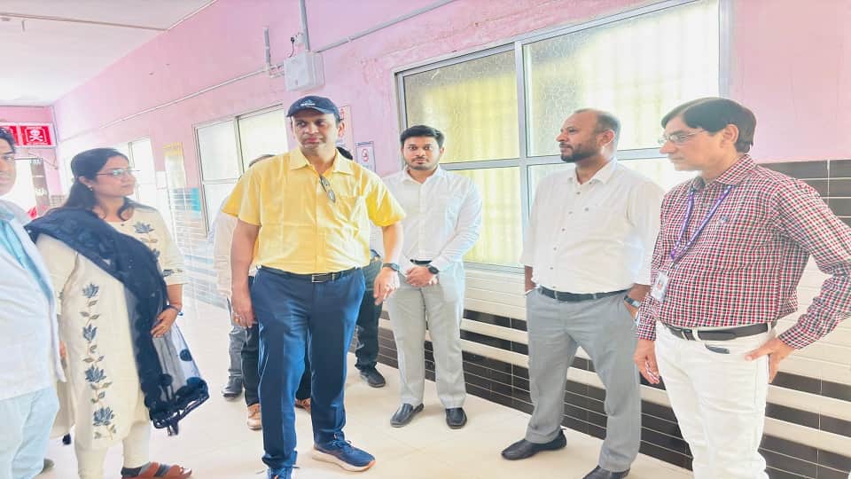 संयुक्त सचिव सौरभ जैन ने किया सिमगा सीएचसी का निरीक्षण
