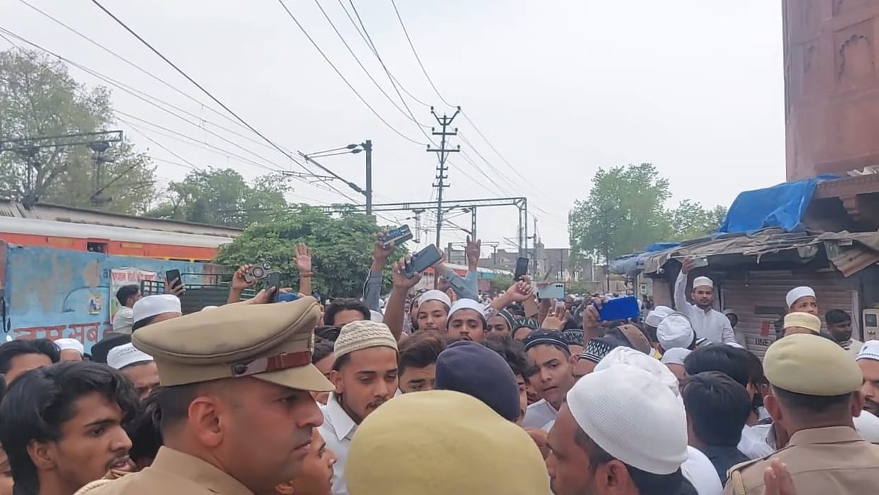 Ruckus at Shahi Jama Masjid: Rumours resentment throughout the day in Mantola Police took charge