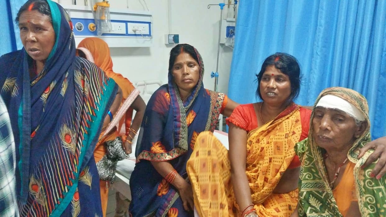 Siwan News: unknown vehicle hit couple going to bank, elderly husband died, wife injured