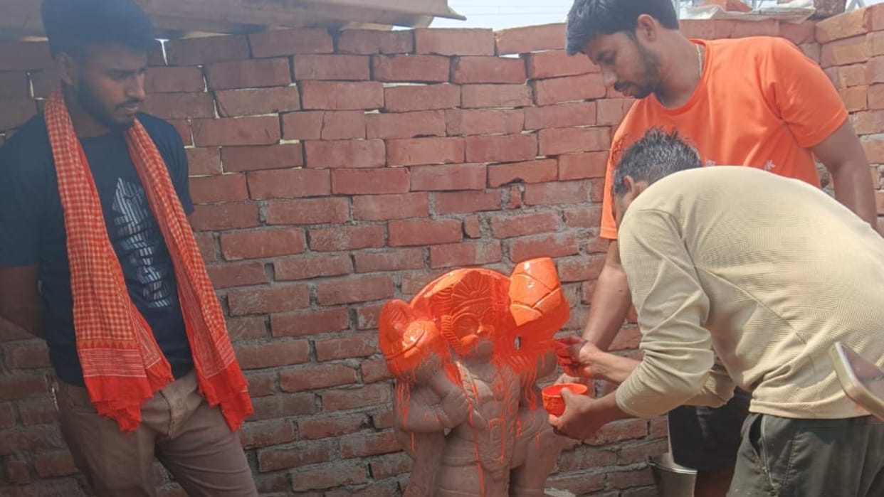 Villagers are angry with the mischief of miscreants accused of breaking the idol in Hanuman temple