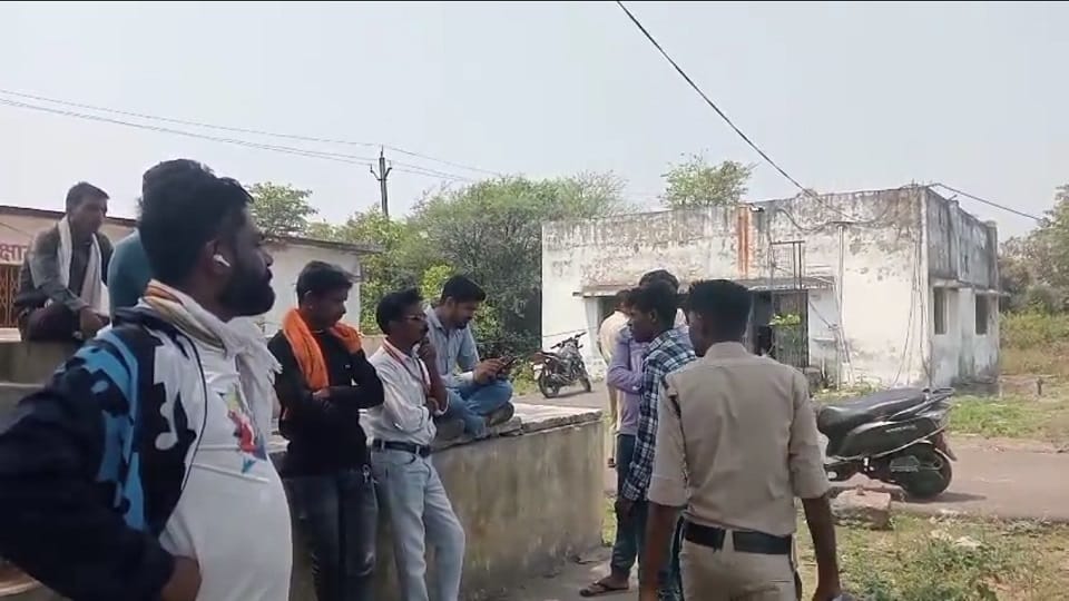 युवक ने की आत्महत्या