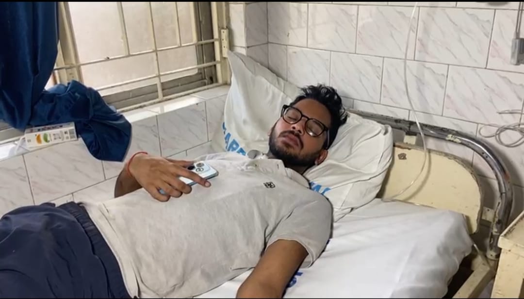 Bhopal: Students of Monit fell ill due to food poisoning, admitted to hospital, Food Department team took samp