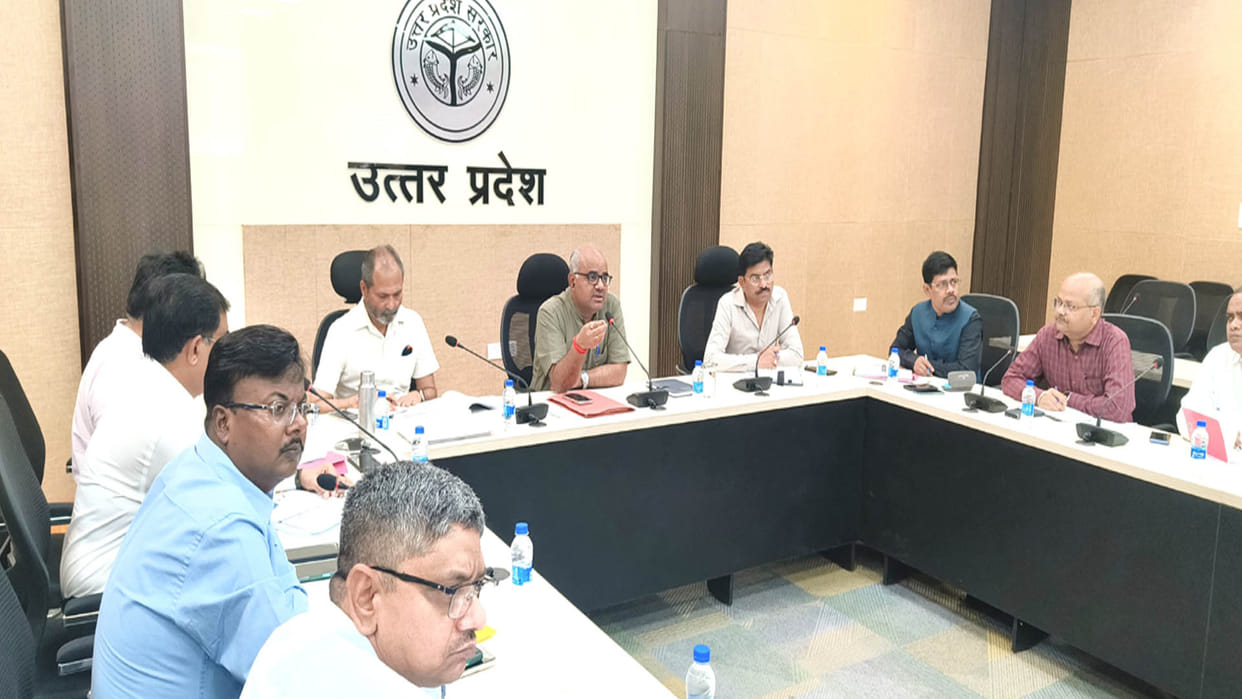 Kanpur: Notice to six officers after district's ranking fell, DM reviewed works of the dashboard