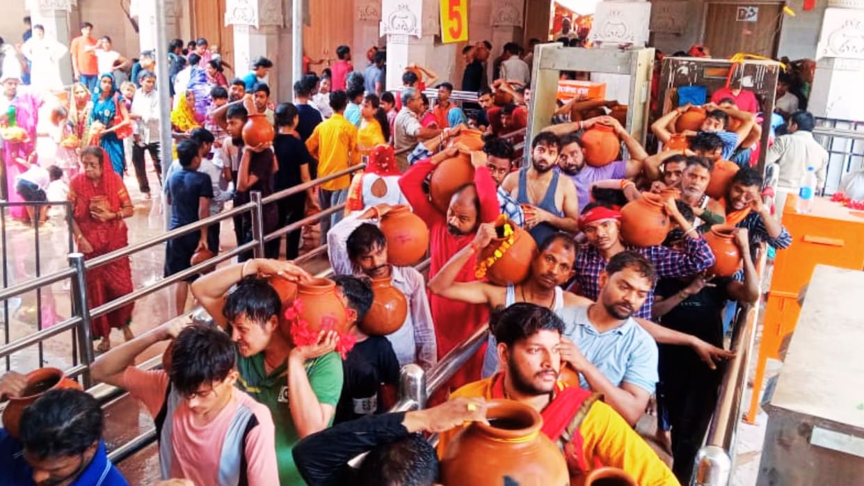 Mahaghata Abhishek of Maa Vindhyavasini cleaning of temple with Ganga water