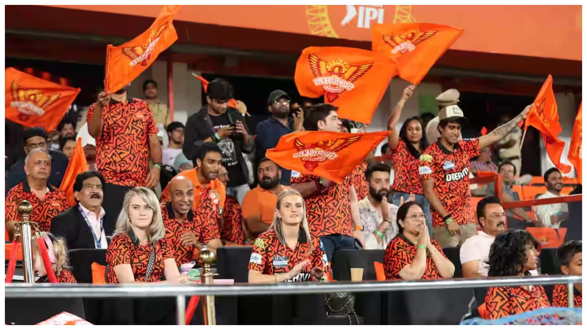 IPL 2025: Kavya Maran happy and celebrated like this after Abhishek Sharma Century, hugged his mother, VIDEO