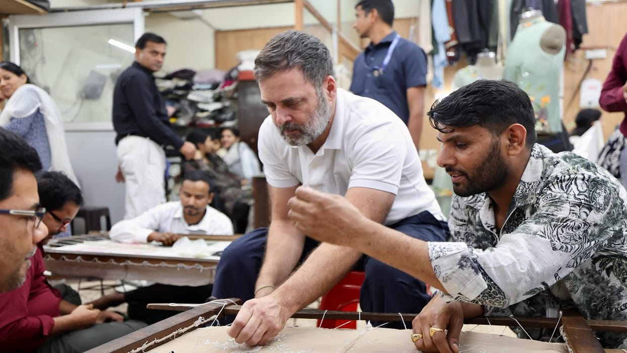 Rahul Gandhi visited fashion designer Vicky's factory in Narnaul, asked about problems being faced in business