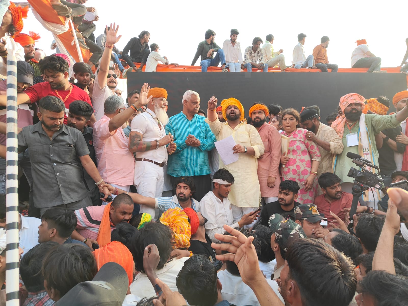 Karani Sena president Okendra Rana made a big announcement about samajwadi party in rakt swabhiman sammelan