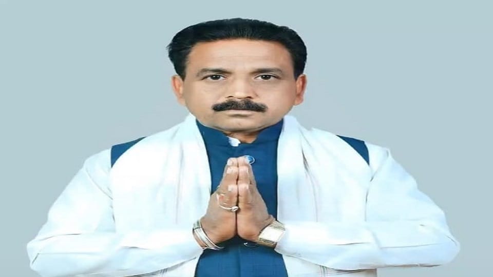 Former Sarpanch dies in road accident Bike lost control and fell six feet down people rushed him to hospital i