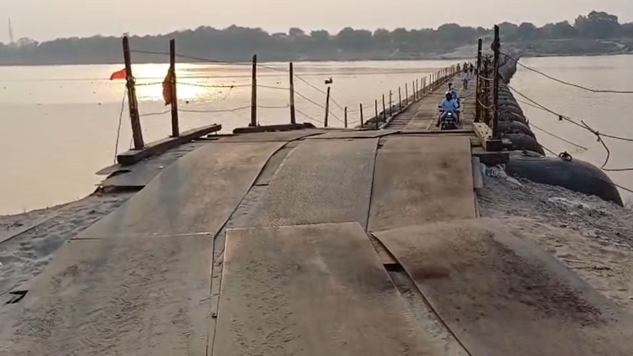 Pipa bridge returned from Prayagraj traffic started between Tanda-Kathi after four months