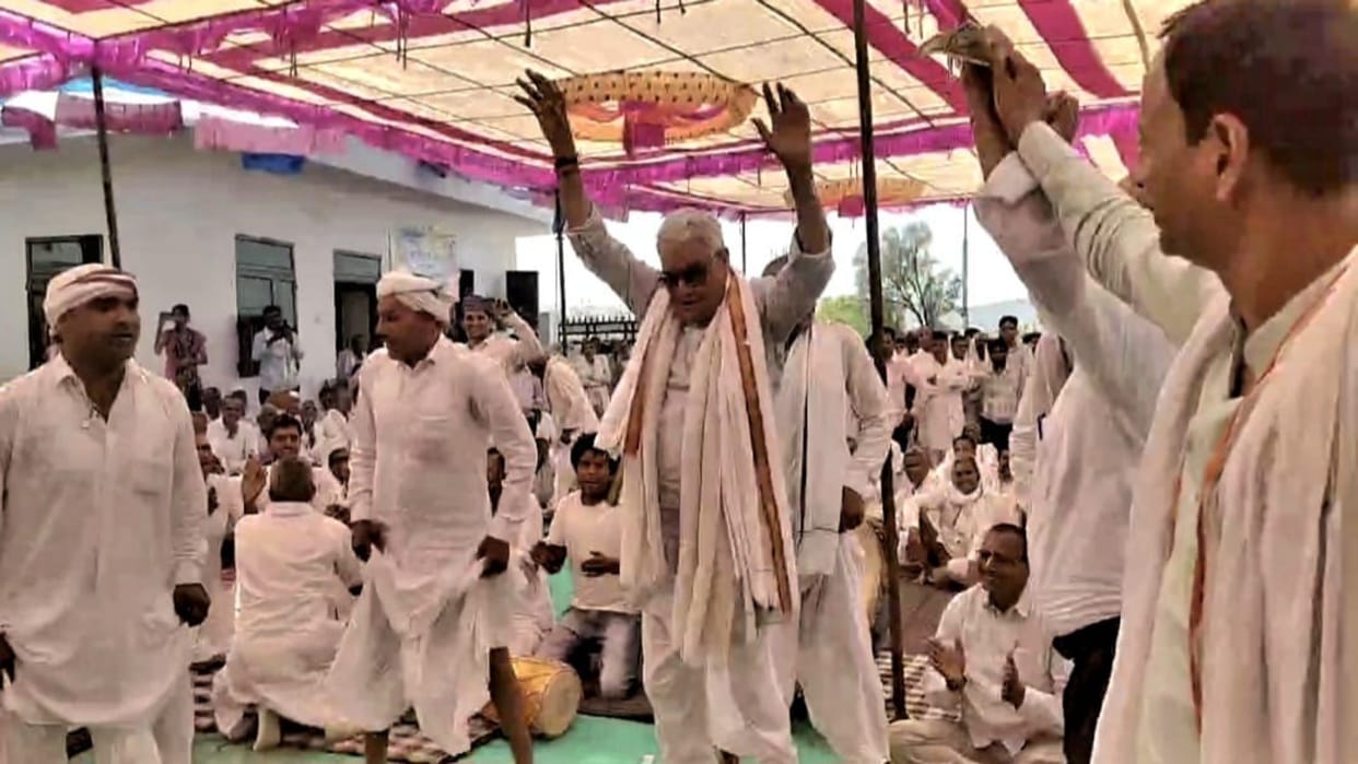 Karauli News:  Kirodi Lal Meena Dances at Kanhaiya Dangal, Conducts Surprise Inspection at Government School