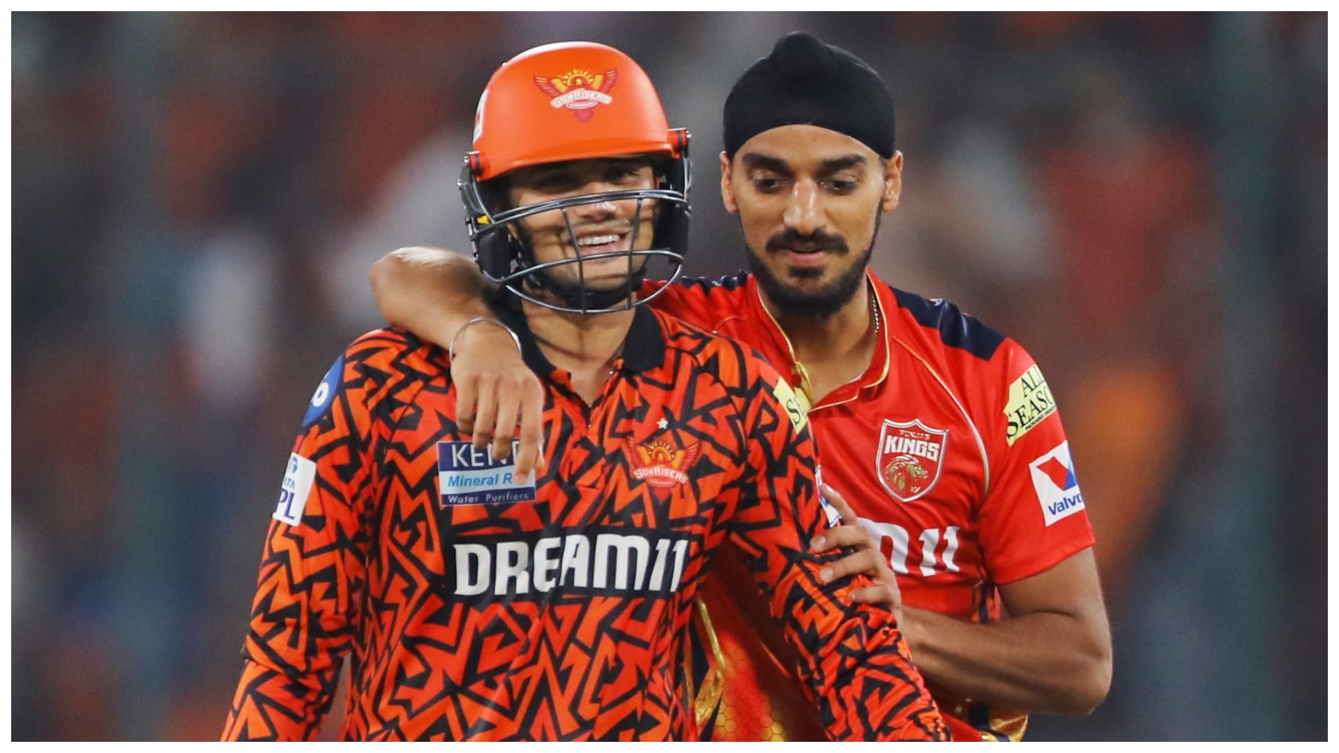 SRH vs PBKS: Shreyas Iyer surprise to see paper in Abhishek Sharma hand, Watch PBKS captain reaction video IPL