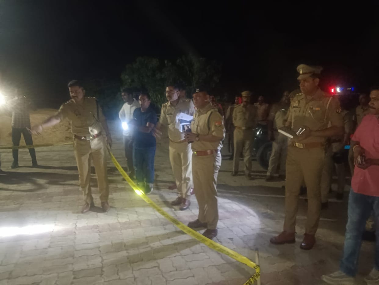 Sultanpur: In a family dispute, the son shot his father and brother, both died