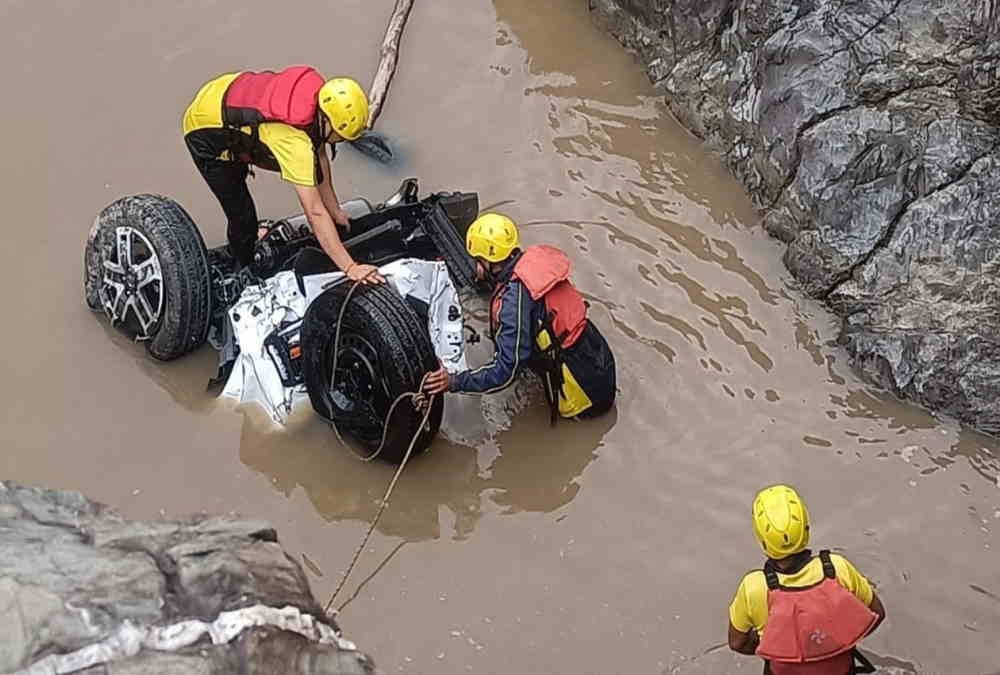 Tehri Car Accident Five People died injured Anita told about her son and crying Emotional Story
