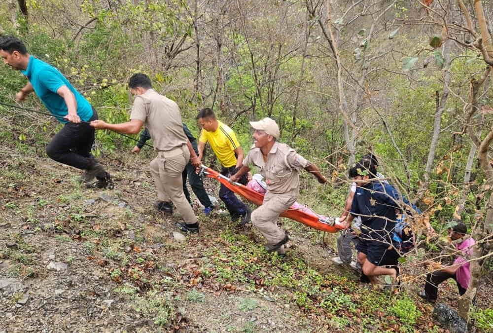 Tehri Car Accident Five People died injured Anita told about her son and crying Emotional Story