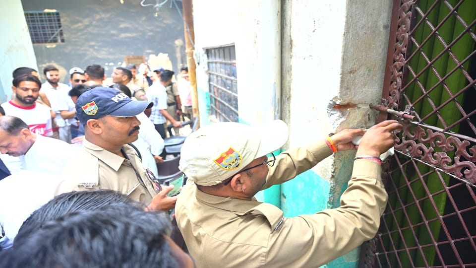 Administration action against illegal madrasas in Haldwani
