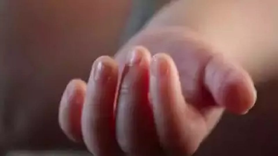 girl died after falling on the roof while playing in haldwani