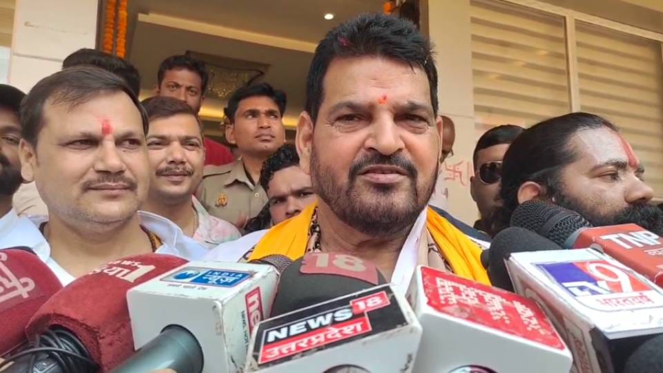 Brij Bhushan sharan singh took jibe at SP MP ramjilal suman statement on Waqf Bill