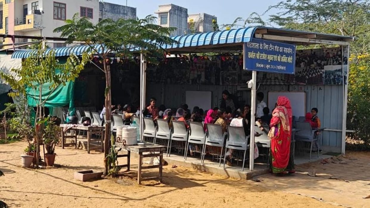 Jaipur: Retired Colonel’s Noble Initiative Connects Underprivileged Children to Govt Schemes Through Aadhaar