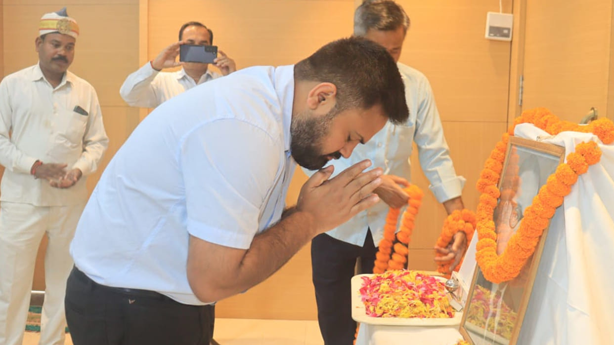 BR Ambedkar's birth anniversary was celebrated in the collectorate of Sant Kabir Nagar, DM paid tribute