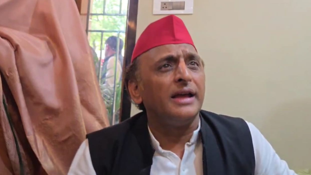 Akhilesh Yadav reacted to the performance of Karni Sena