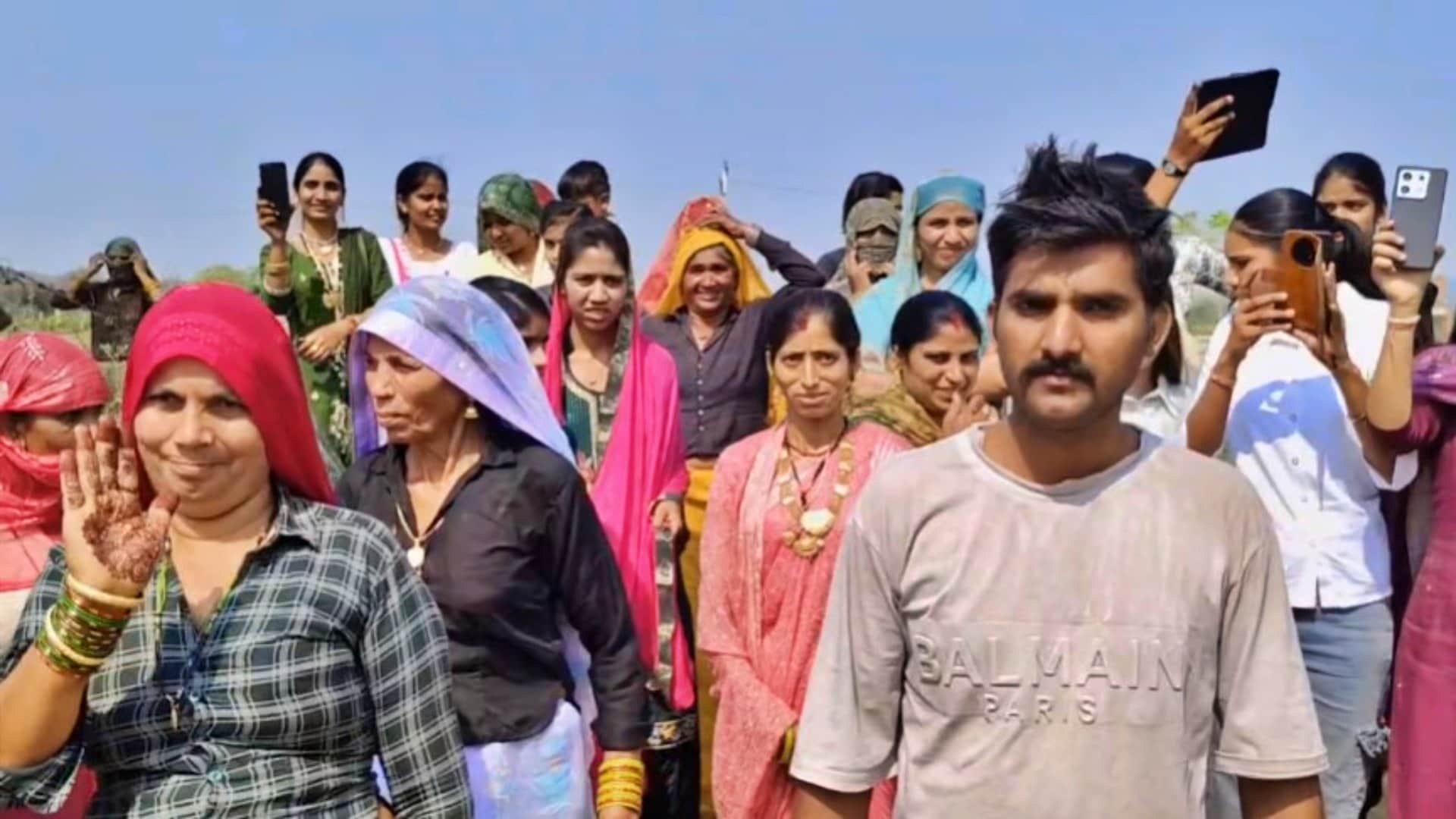 Bharatpur: Bride's unique farewell by helicopter, groom sets out to fulfill his grandfather-father's dream