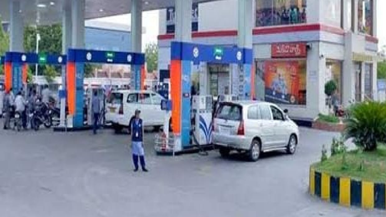 Opening a petrol pump has become easier, now no need for license in Chhattisgarh