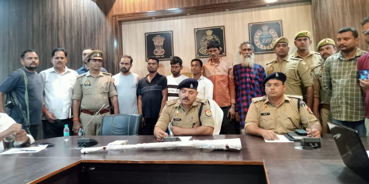 Chitrakoot Six accused of stealing sheep and goats arrested 44 cattle including three vehicles recovered