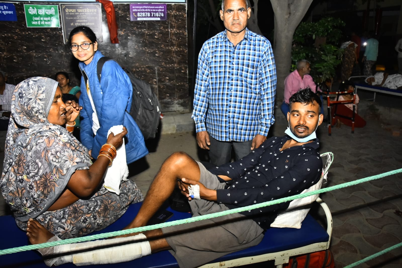 Lucknow: Fire in Lokbandhu Hospital, see in these pictures the condition in which the patients were taken o