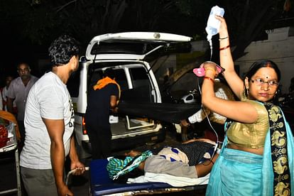 firefighters risked lives to save 250 patients After massive fire broke out in Lokbandhu Hospital all update