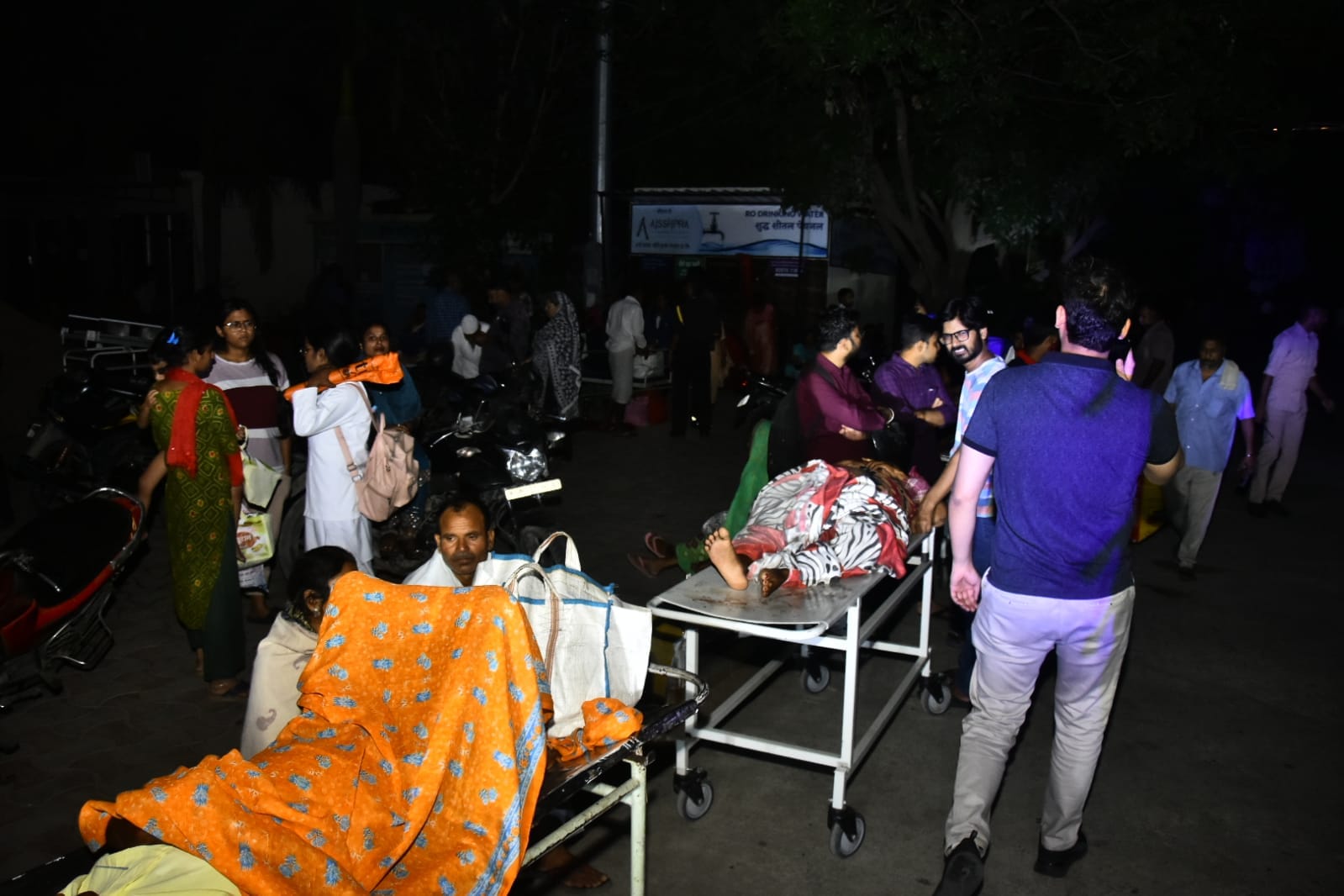 firefighters risked lives to save 250 patients After massive fire broke out in Lokbandhu Hospital all update