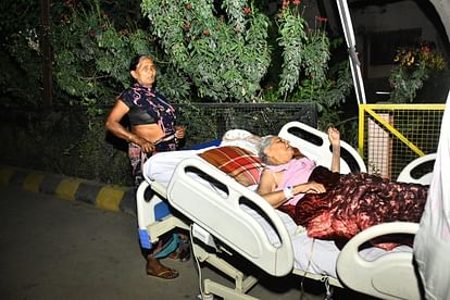firefighters risked lives to save 250 patients After massive fire broke out in Lokbandhu Hospital all update