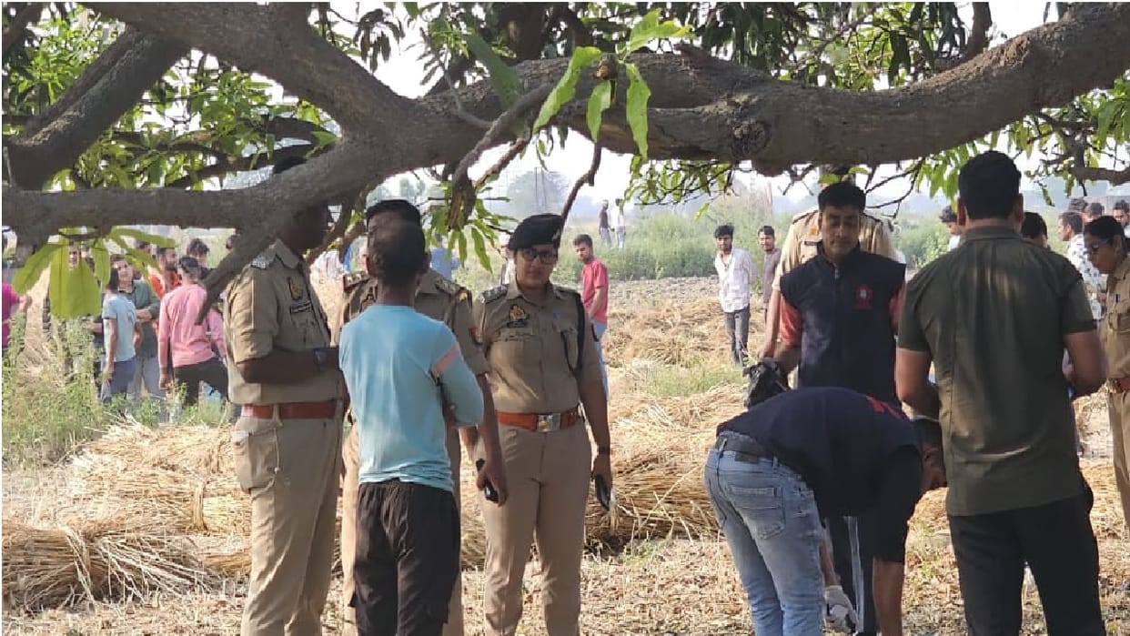 Unmarried lover and a mother of three children committed suicide by hanging themselves from same branch In Bul